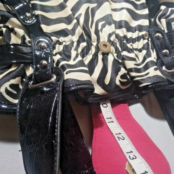zebra pattern small vinyl purse, EUC - Picture 8 of 9